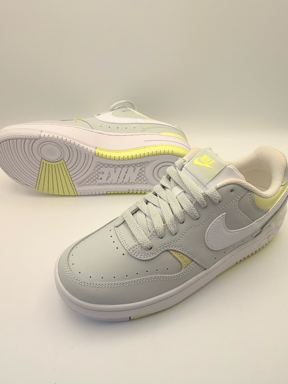 Nike Gamma Force Life Lime Women’s 8 New half box